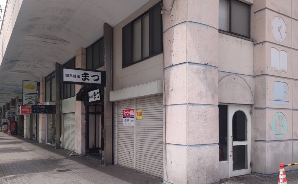 人工土地西南角池田店舗